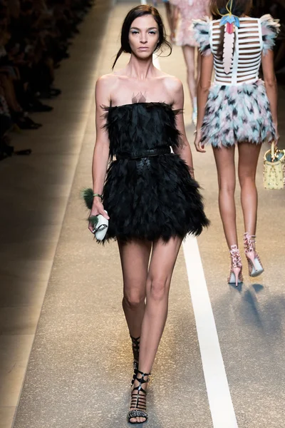 Look 49